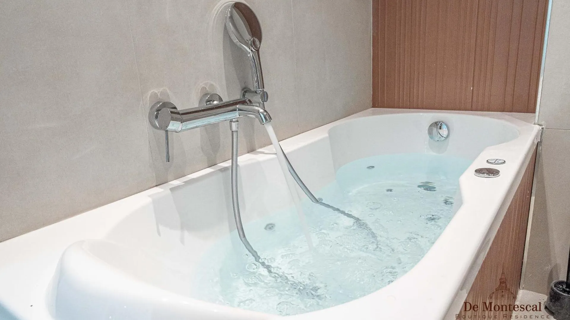 De Montescal - Hot Tub And Ac Cosy Apartment A Prime Location 40M2 Paris 0*,