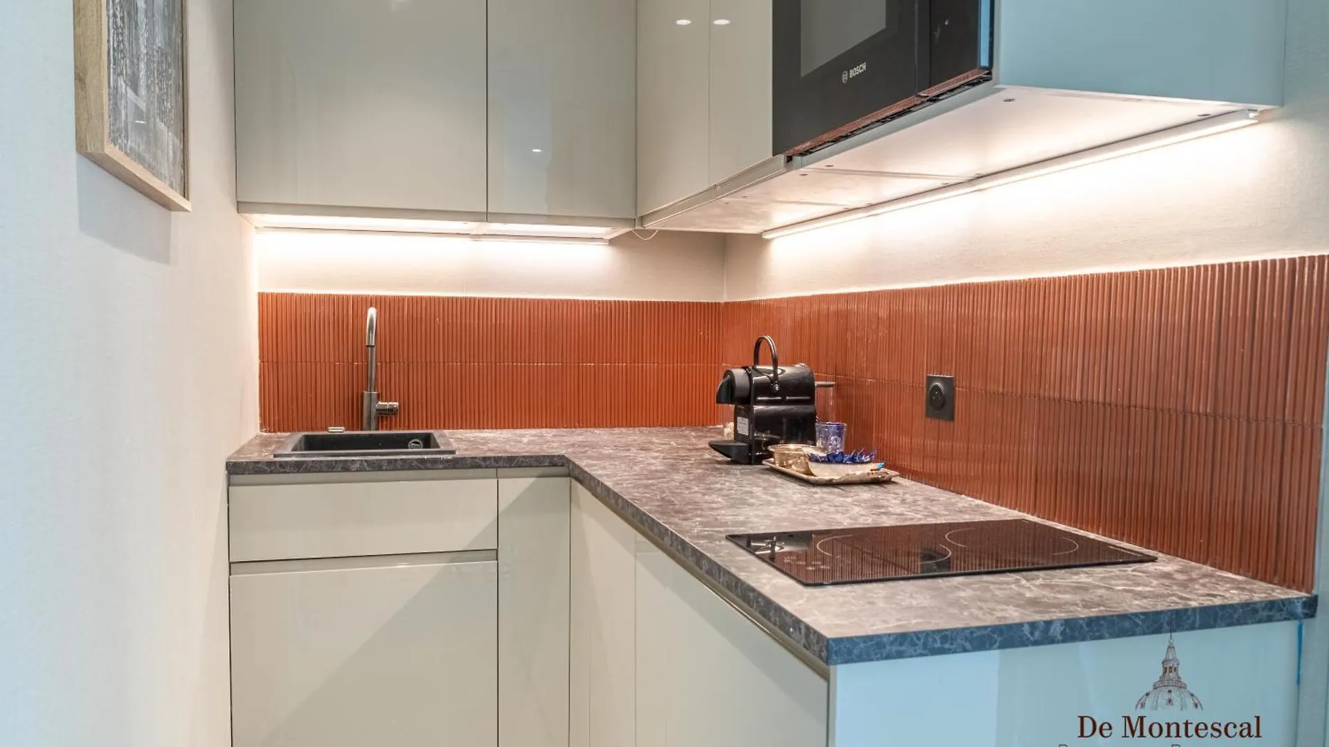 De Montescal - Hot Tub And Ac Cosy Apartment A Prime Location 40M2 Paris