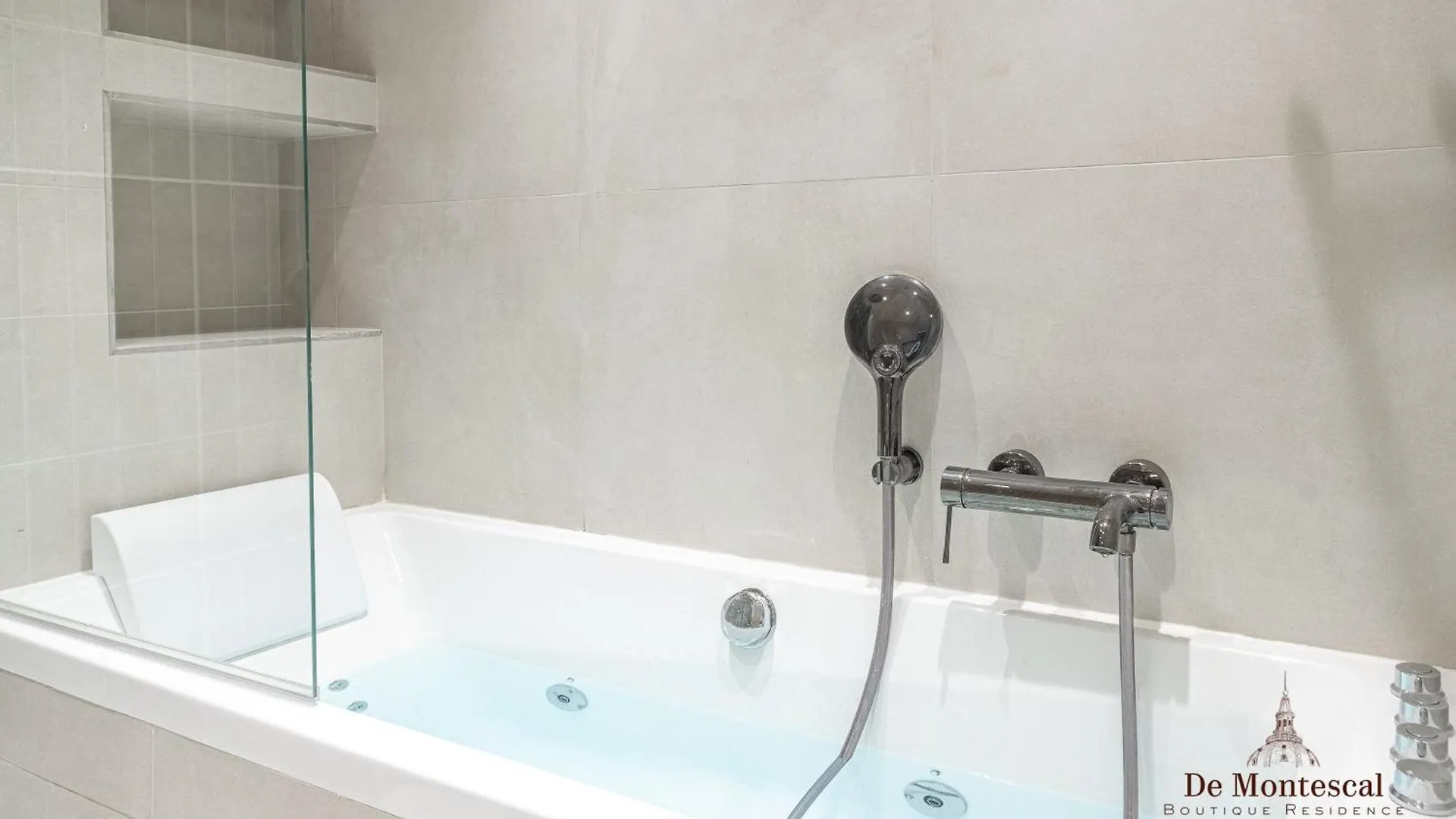 De Montescal - Hot Tub And Ac Cosy Apartment A Prime Location 40M2 Paris
