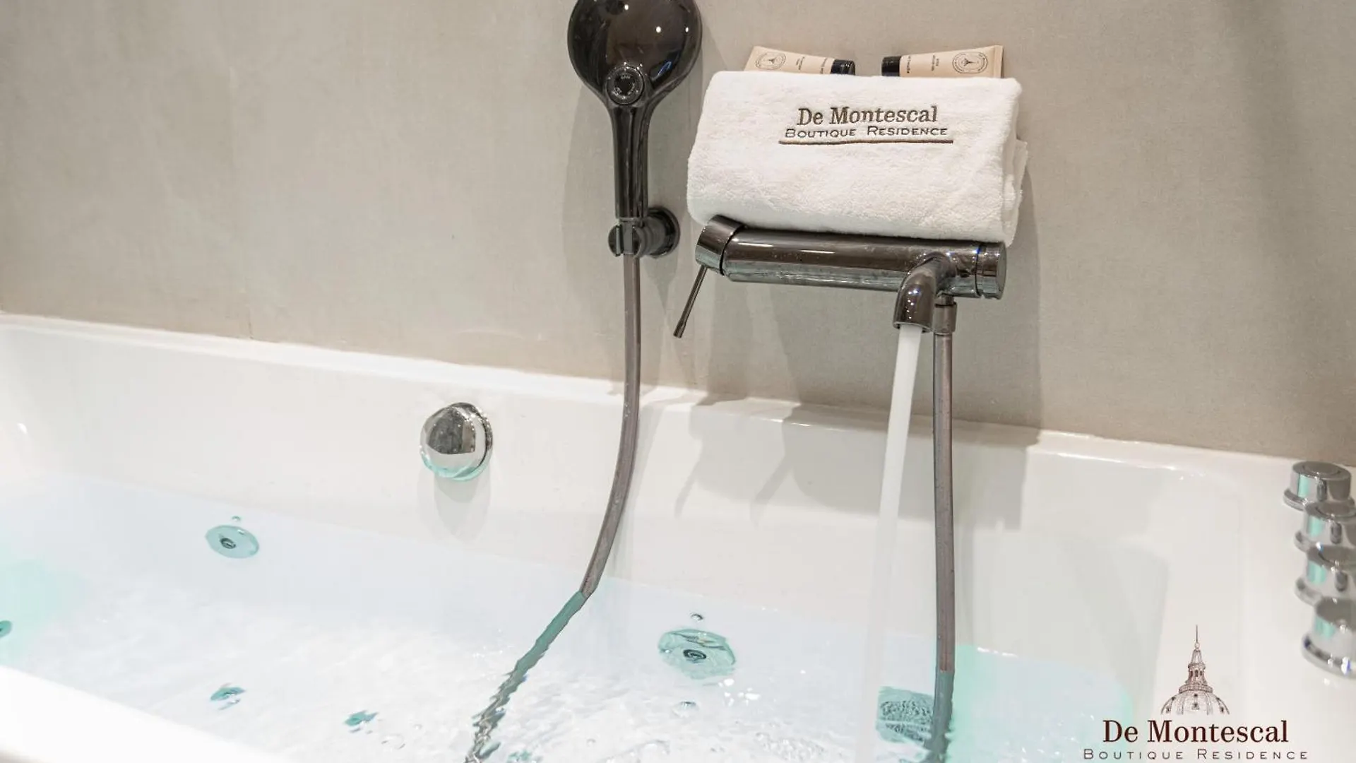 De Montescal - Hot Tub And Ac Cosy Apartment A Prime Location 40M2 Paris