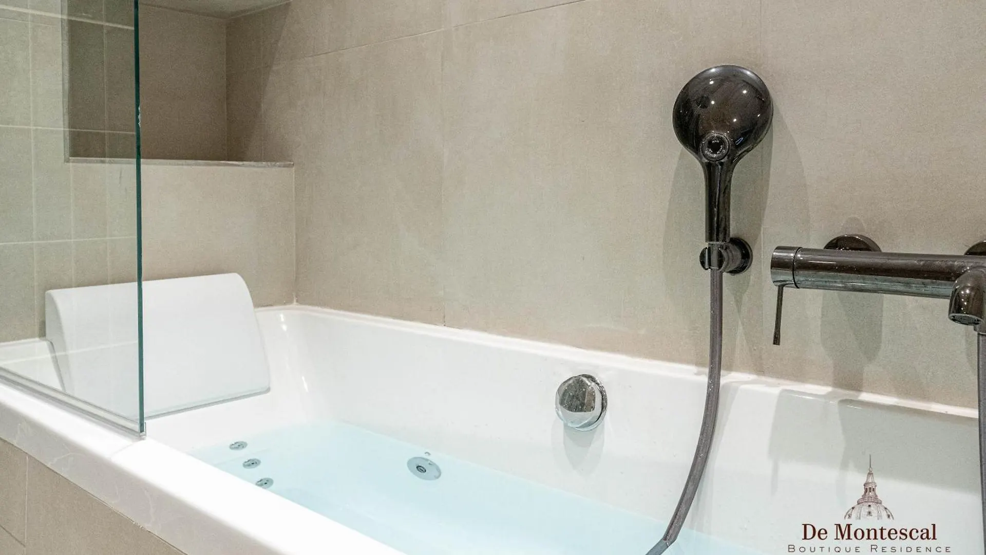 De Montescal - Hot Tub And Ac Cosy Apartment A Prime Location 40M2 Paris
